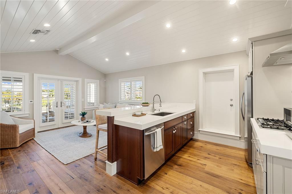 AQUALANE SHORES - Residential