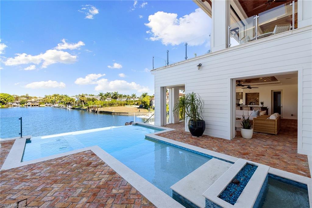 AQUALANE SHORES - Residential