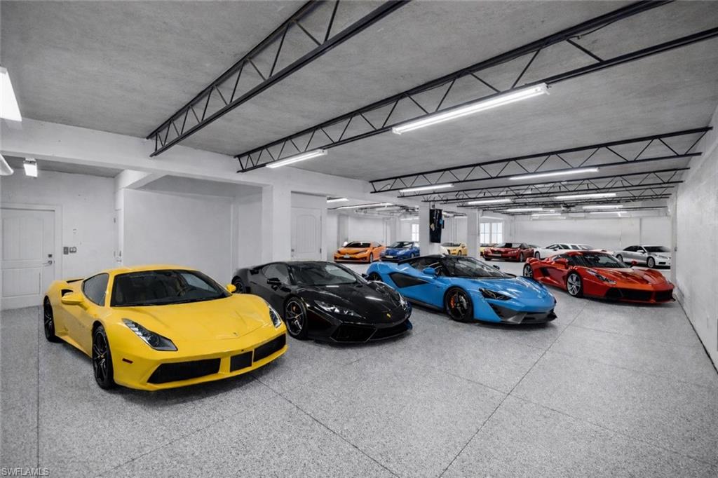 AQUALANE SHORES - Residential