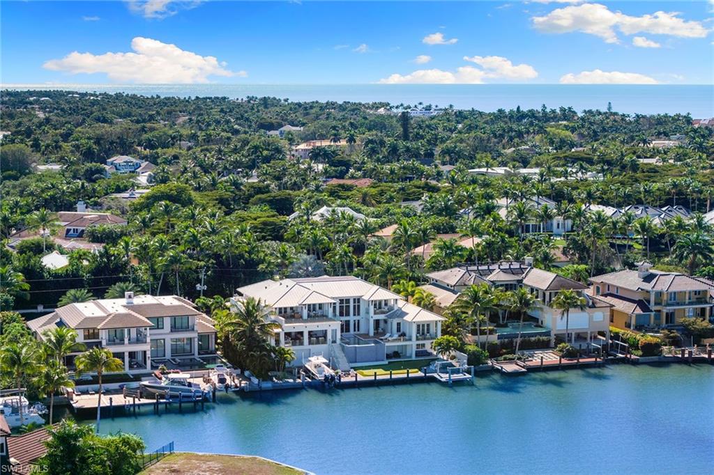 AQUALANE SHORES - Residential