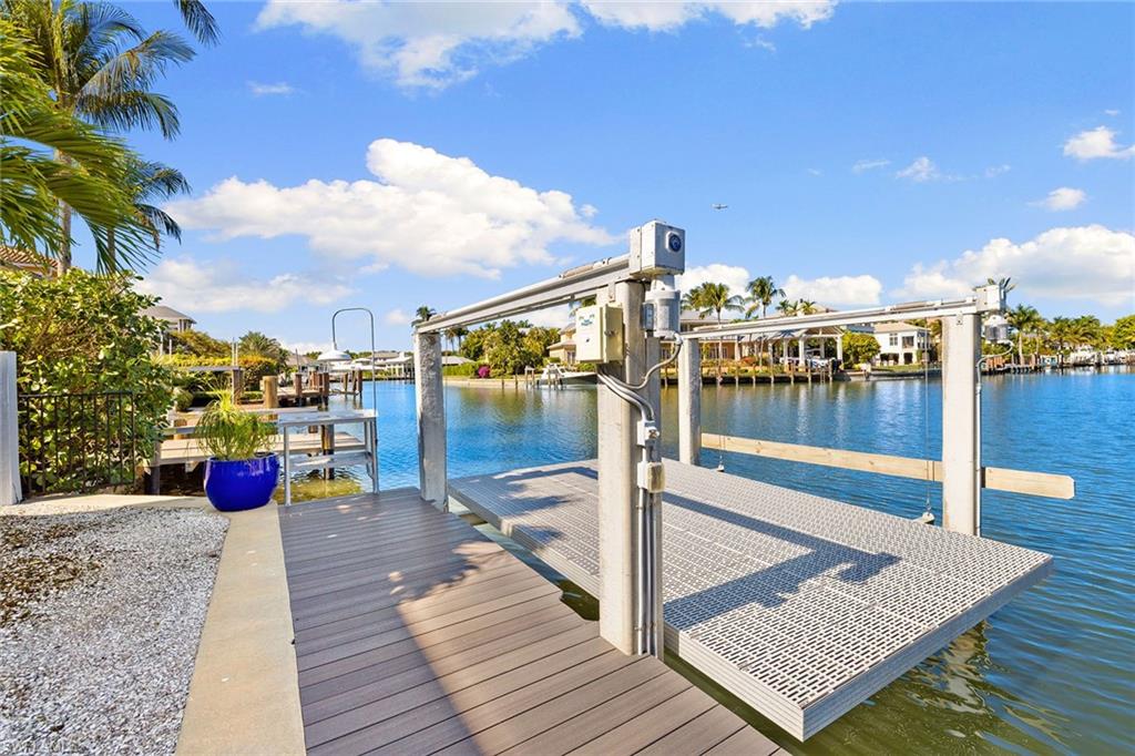 AQUALANE SHORES - Residential