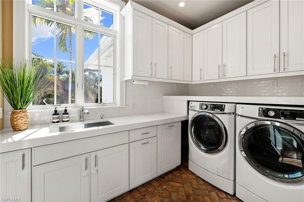 AQUALANE SHORES - Residential