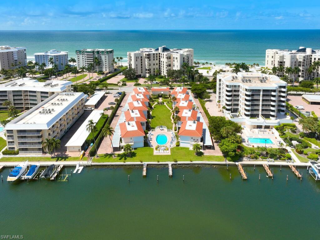 HOLLY GREENS VILLA - Residential