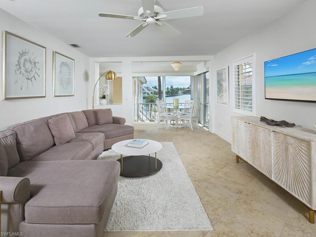 HOLLY GREENS VILLA - Residential