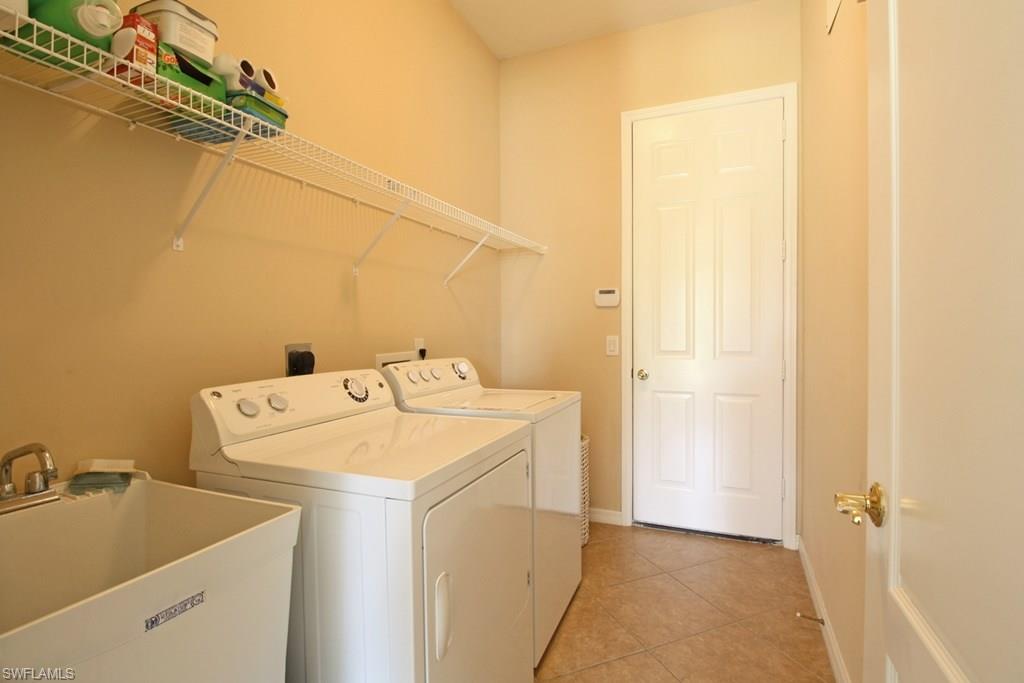 CORAL LAKES - Residential