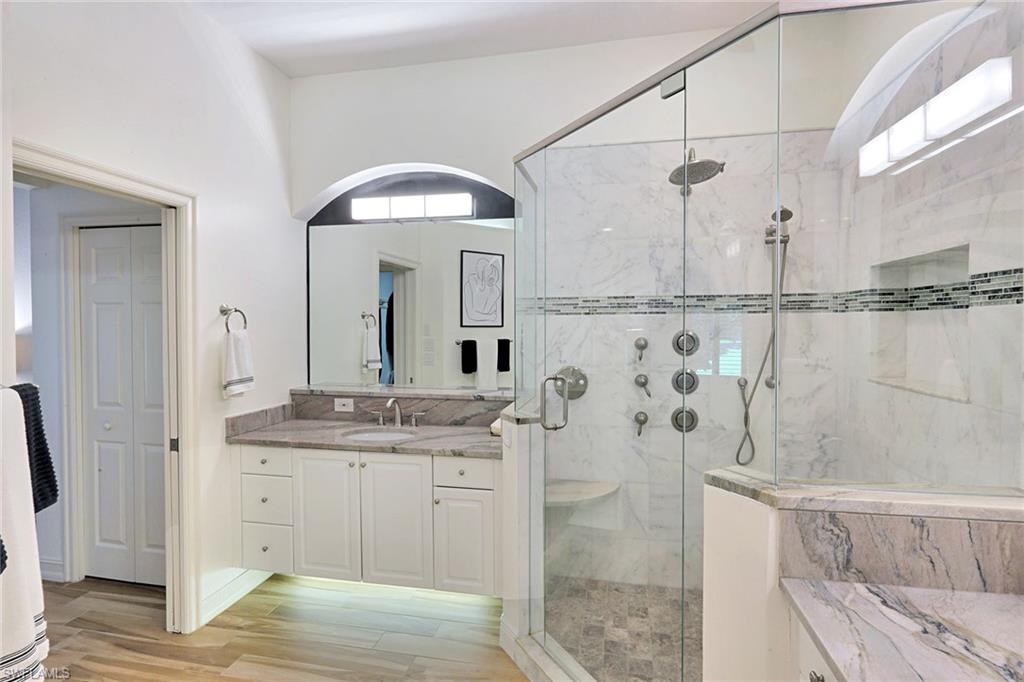 PALM COLONY - Residential