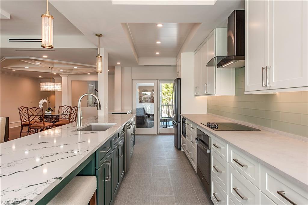 VENETIAN VILLAS - Residential