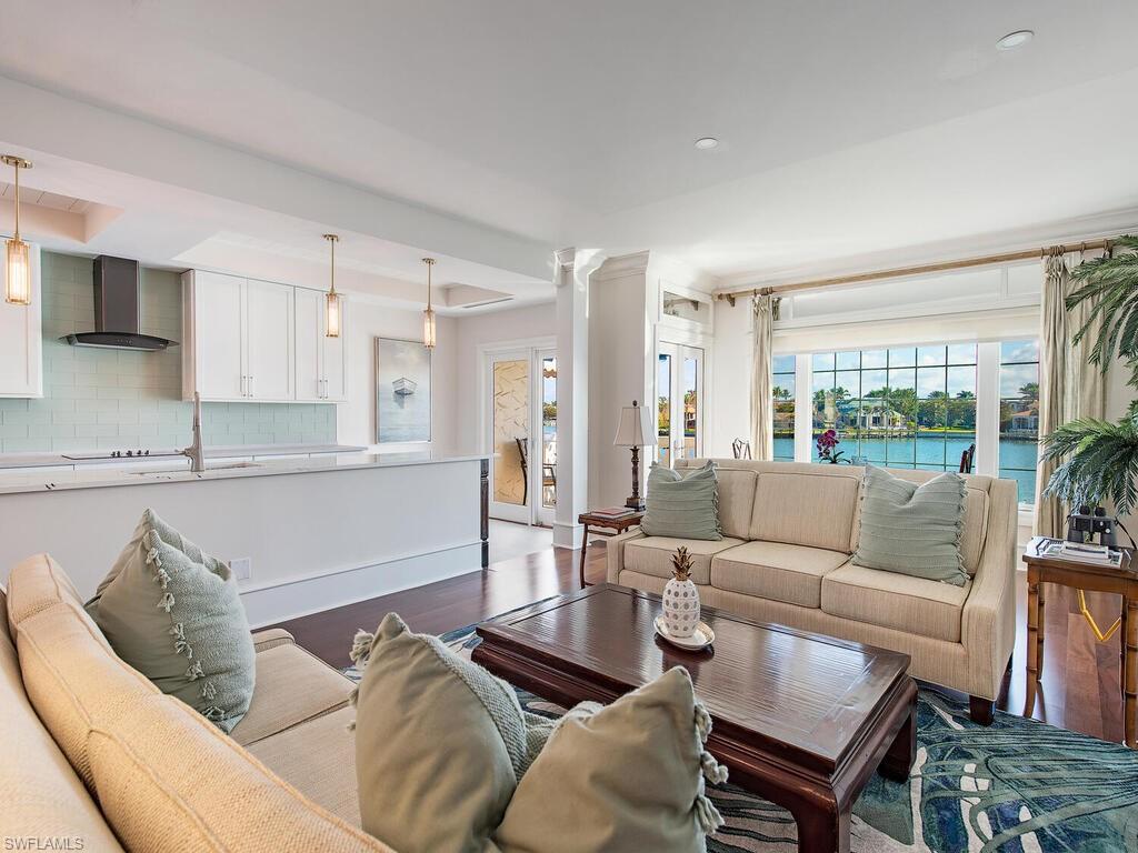 VENETIAN VILLAS - Residential