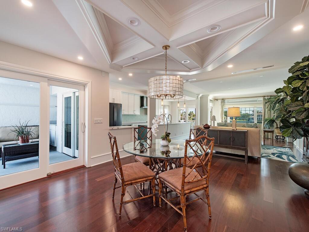 VENETIAN VILLAS - Residential