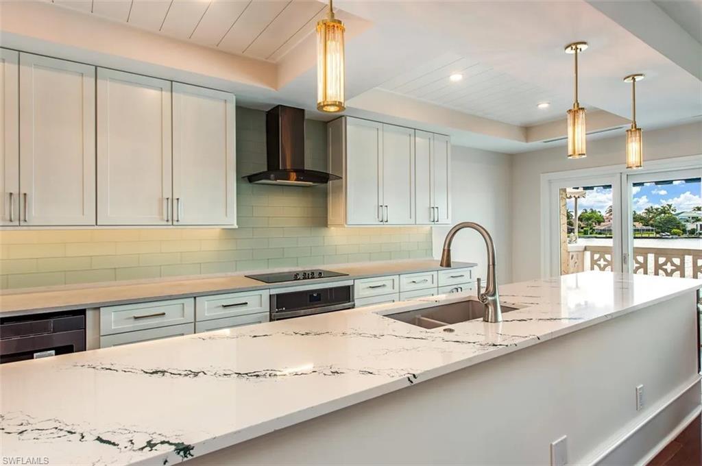 VENETIAN VILLAS - Residential