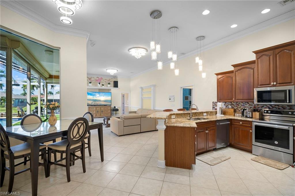 CAPE CORAL - Residential Lease