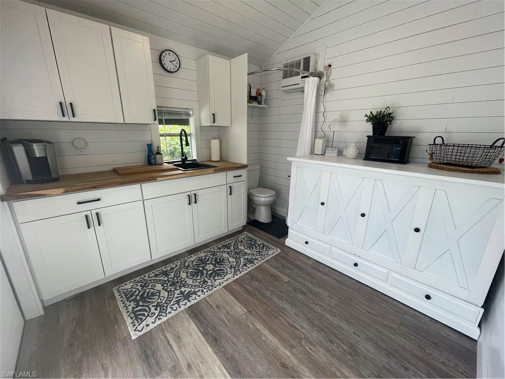 PELICAN LAKE RV RESORT - Land