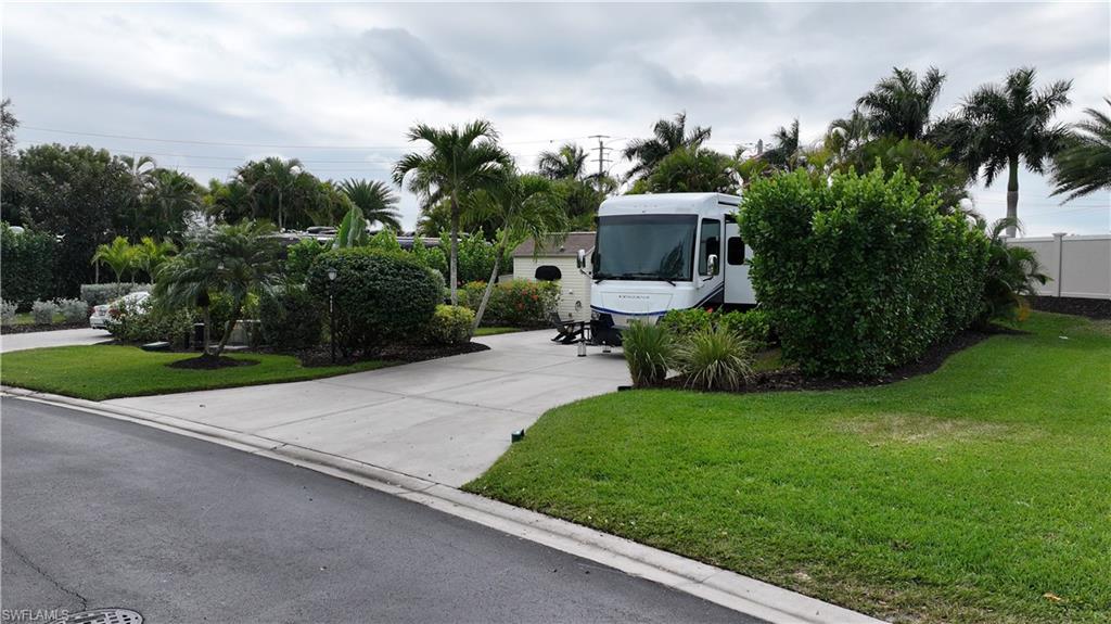 PELICAN LAKE RV RESORT - Land