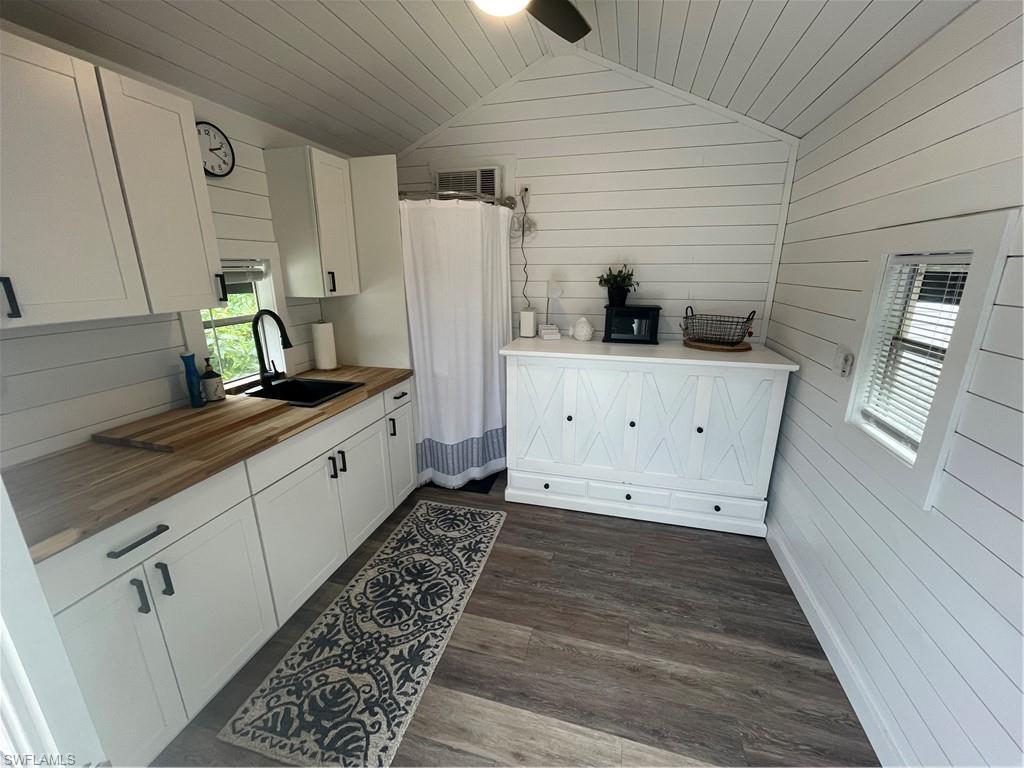 PELICAN LAKE RV RESORT - Land