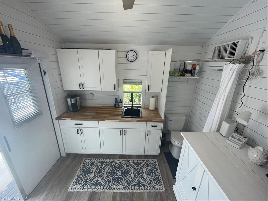 PELICAN LAKE RV RESORT - Land