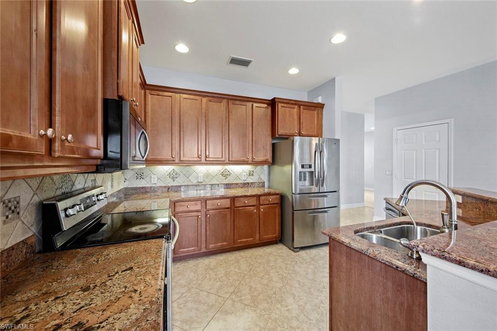 BOTANICA LAKES - Residential