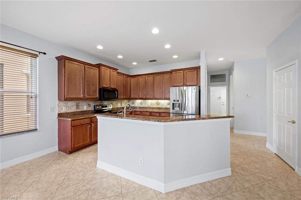 BOTANICA LAKES - Residential