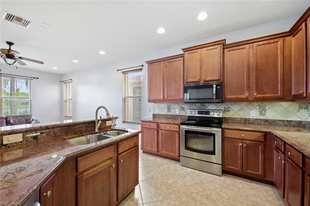 BOTANICA LAKES - Residential