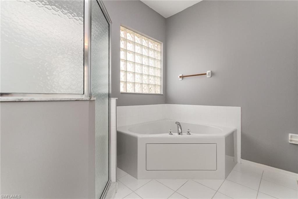 CORAL LAKES - Residential