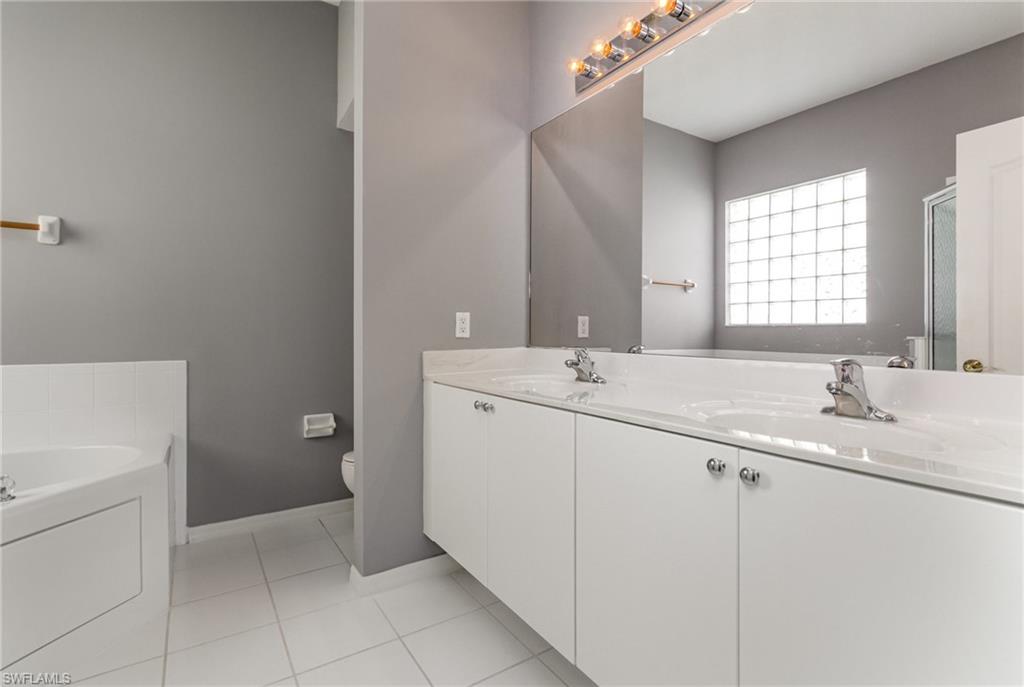 CORAL LAKES - Residential