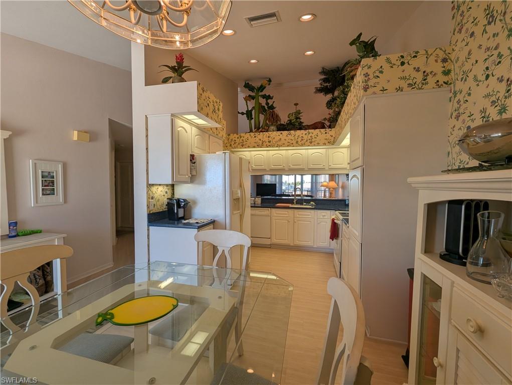 MOORINGS OF CAPE CORAL CONDO PHASE 1 - Residential