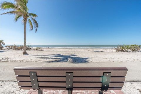 Photo of 4031 Gulf Shore BLVD N #PHIE, NAPLES, FL 34103 (MLS # 225010012)