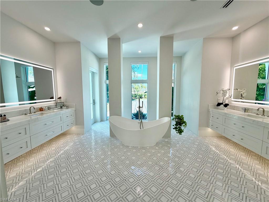 LIVINGSTON WOODS - Residential