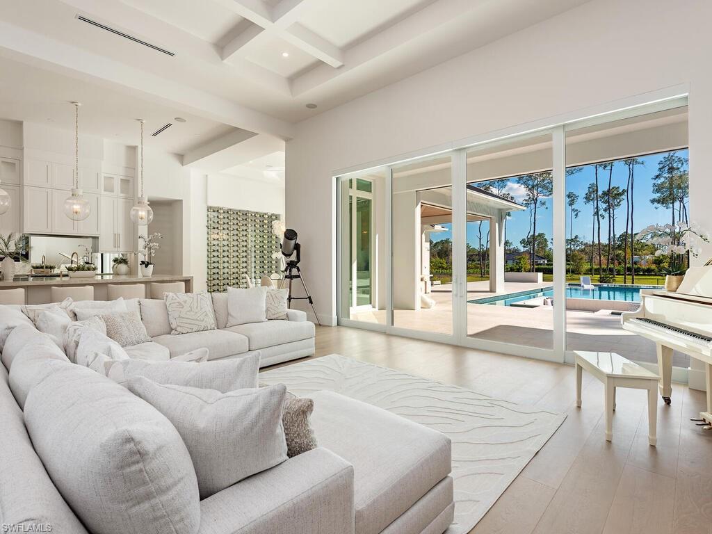 LIVINGSTON WOODS - Residential