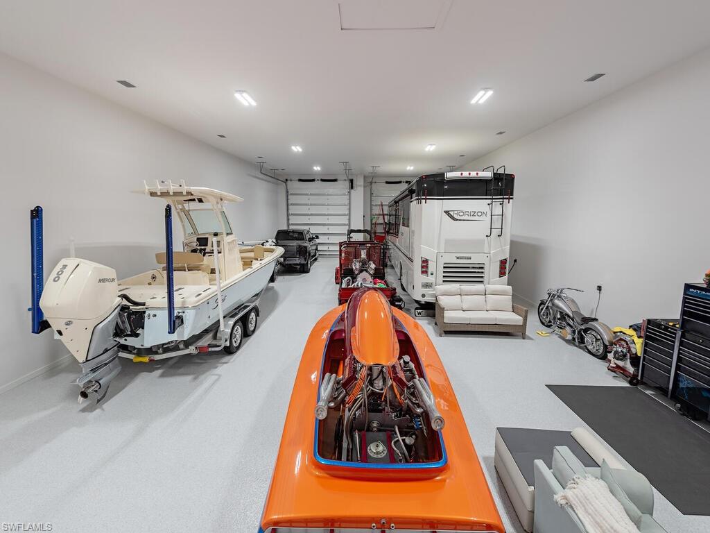 LIVINGSTON WOODS - Residential