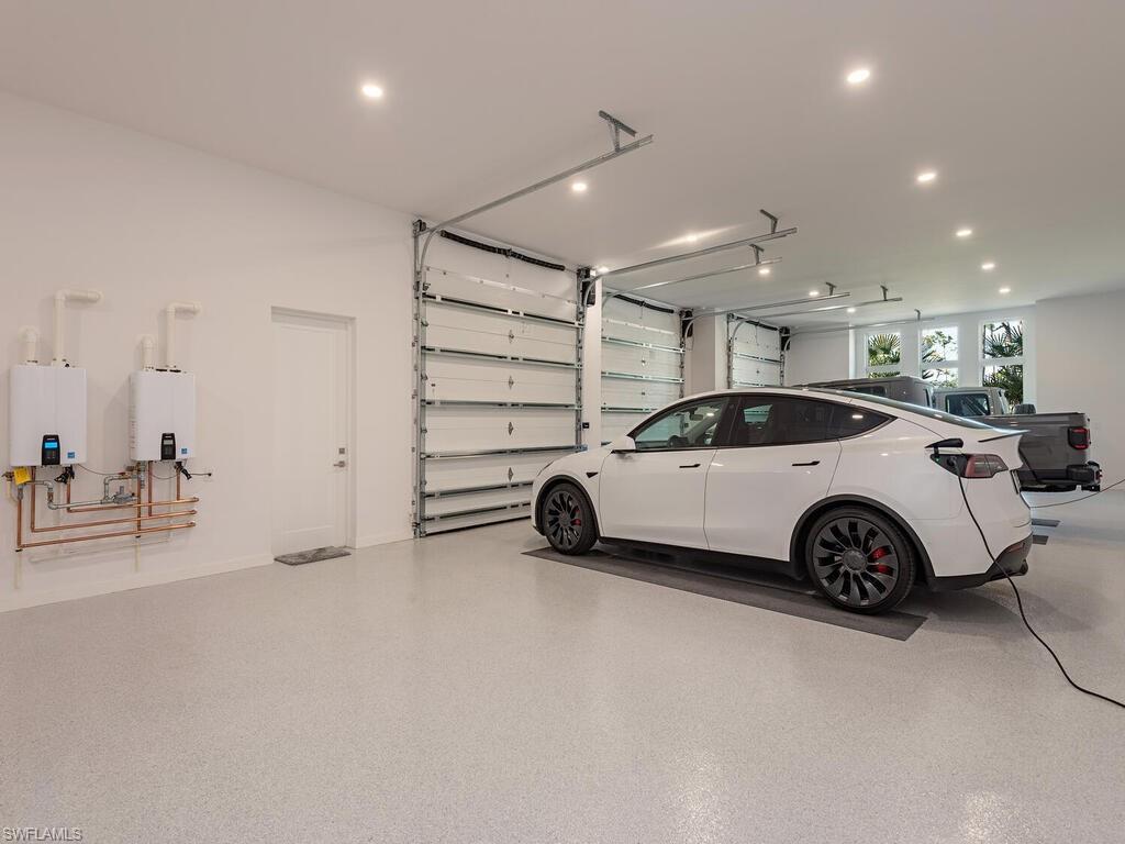 LIVINGSTON WOODS - Residential