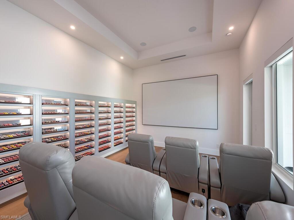 LIVINGSTON WOODS - Residential