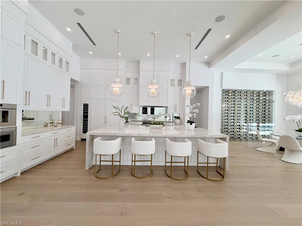 LIVINGSTON WOODS - Residential