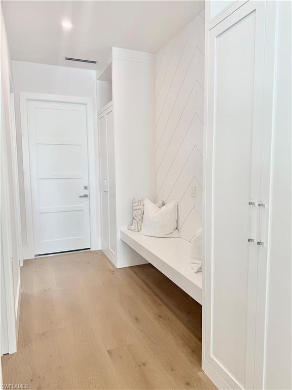 LIVINGSTON WOODS - Residential