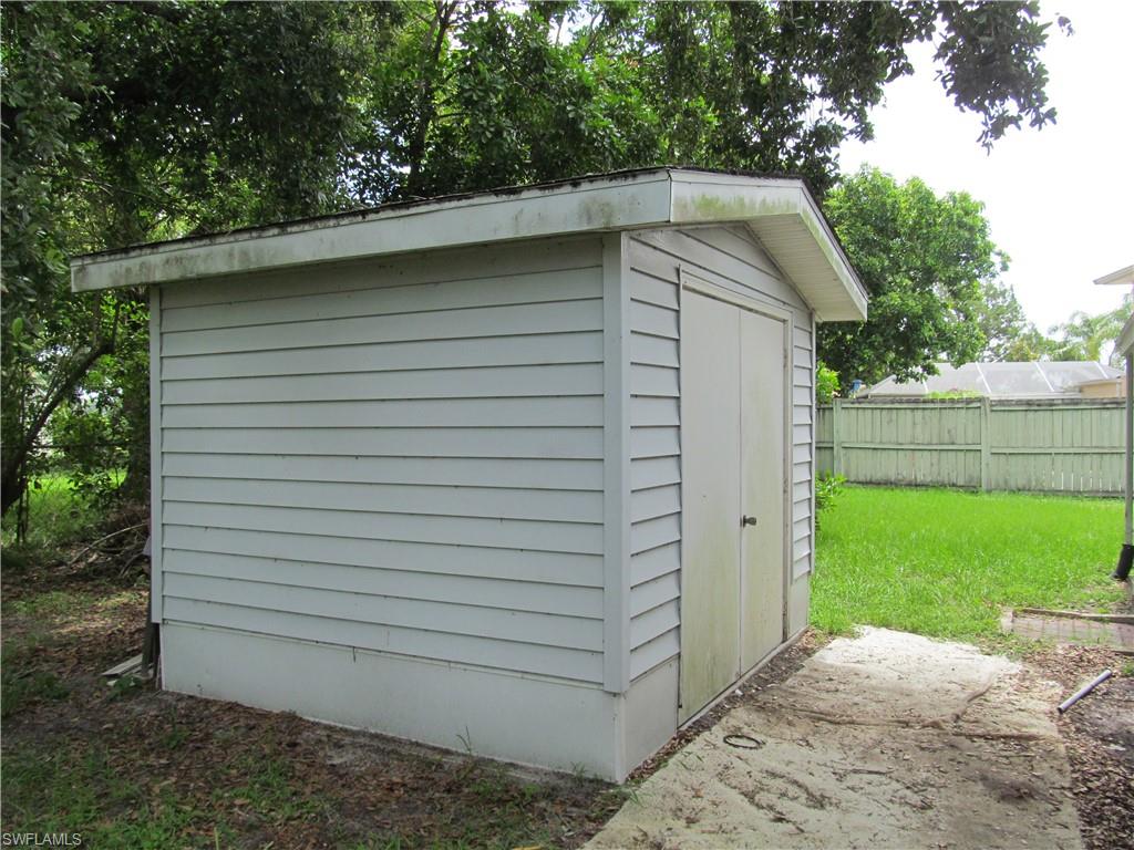 PARKWOOD - Residential Lease