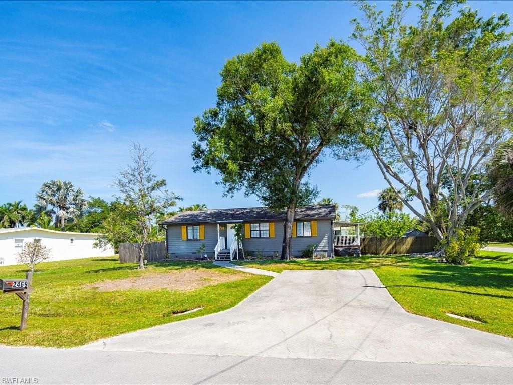 Photo of 2469 Florida AVE, NAPLES, FL 34112 (MLS # 226005000)