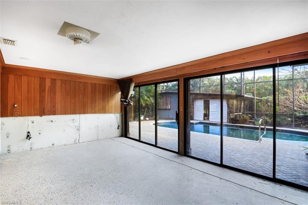 OLDE NAPLES - Residential