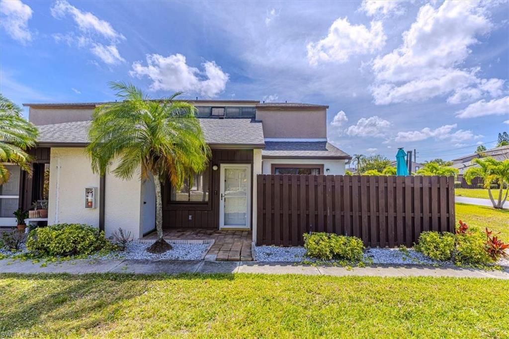 Photo of 12964 Elm Creek CT, FORT MYERS, FL 33919 (MLS # 226019289)
