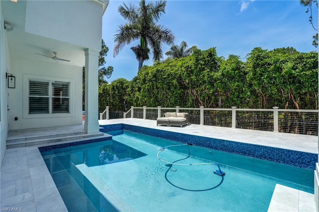 MONTEREY - Residential