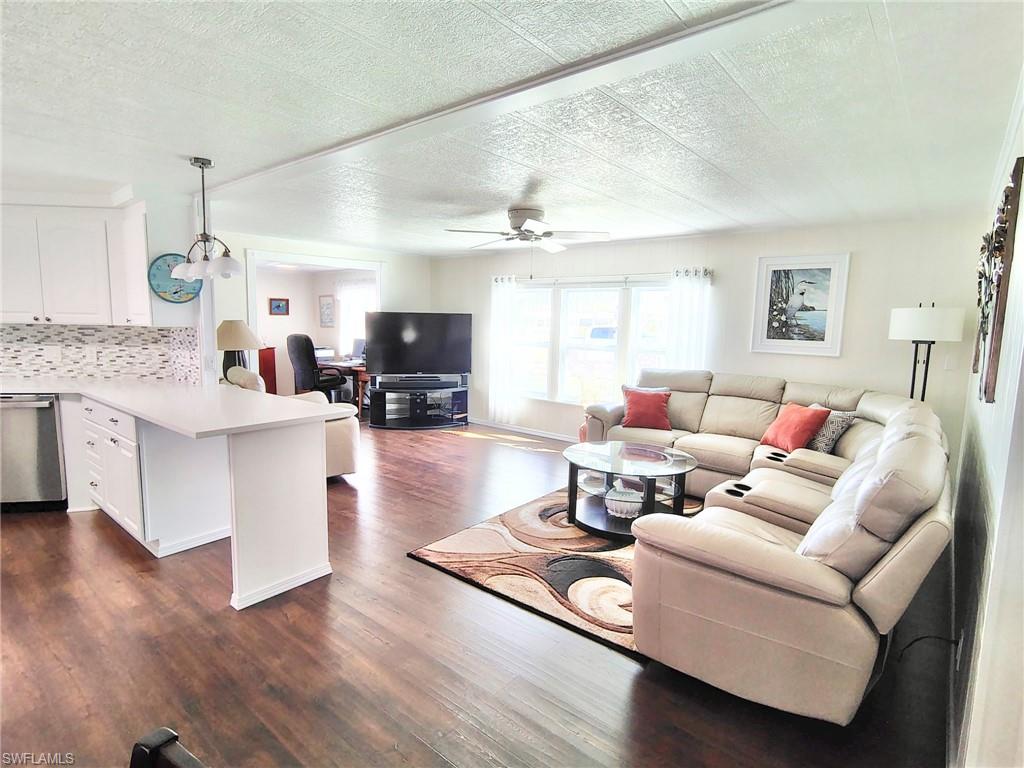 IMPERIAL HARBOR - Residential