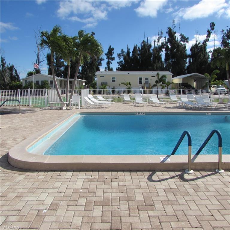 PINE ISLAND COVE - Land