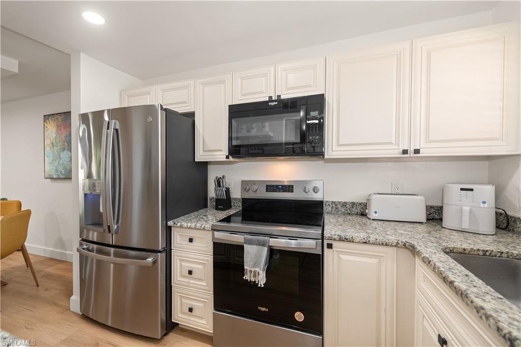 FOREST LAKES GOLF AND TENNIS CLUB - Residential Lease