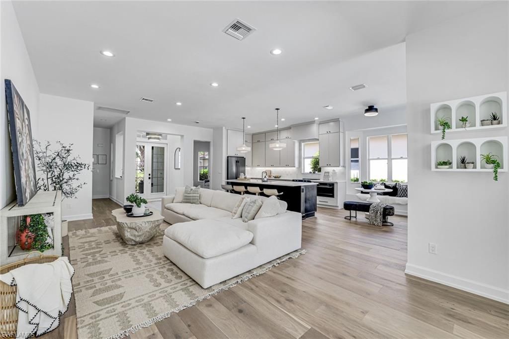 Photo of 6132 Highwood Park LN, NAPLES, FL 34110 (MLS # 226013410)