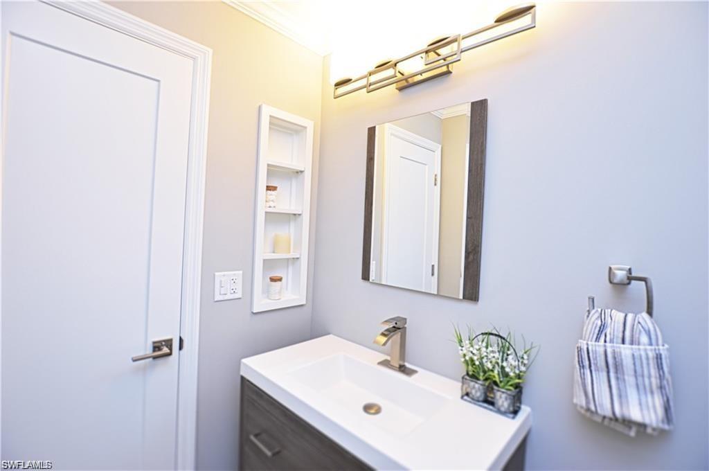 GLADES COUNTRY CLUB - Residential