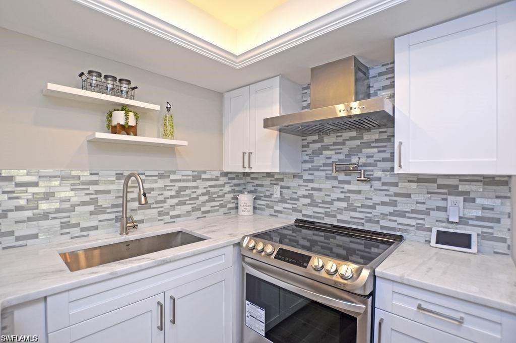 GLADES COUNTRY CLUB - Residential