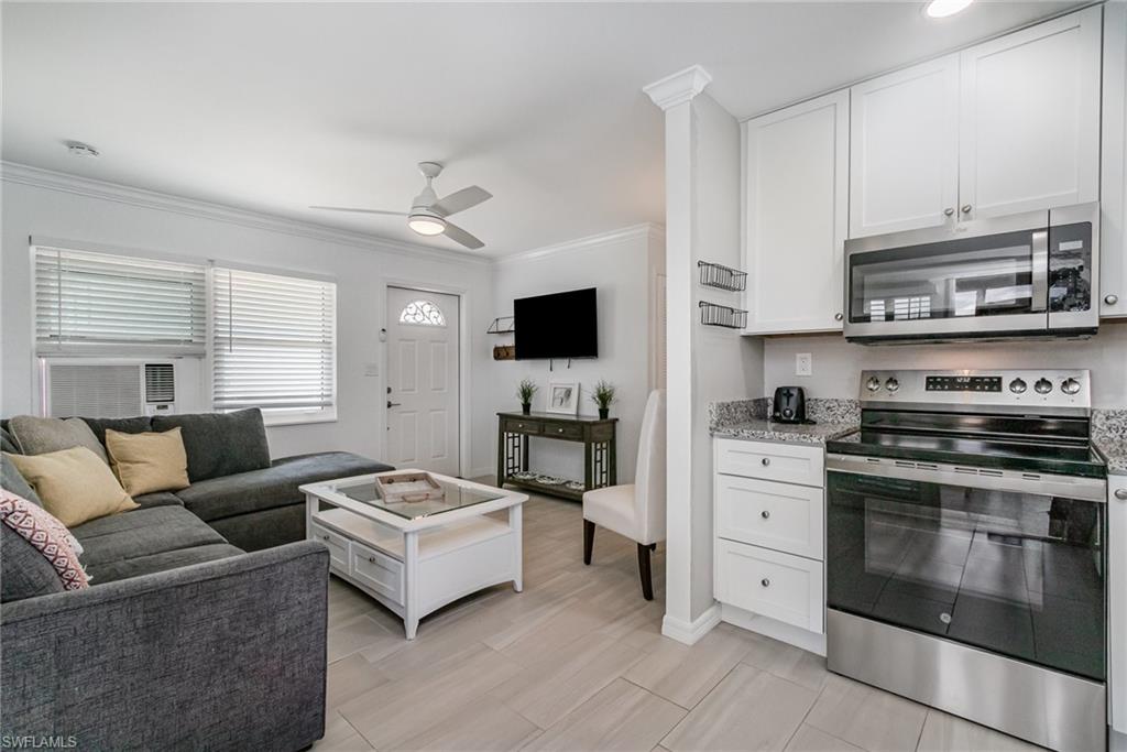 IMPERIAL SHORES - Residential