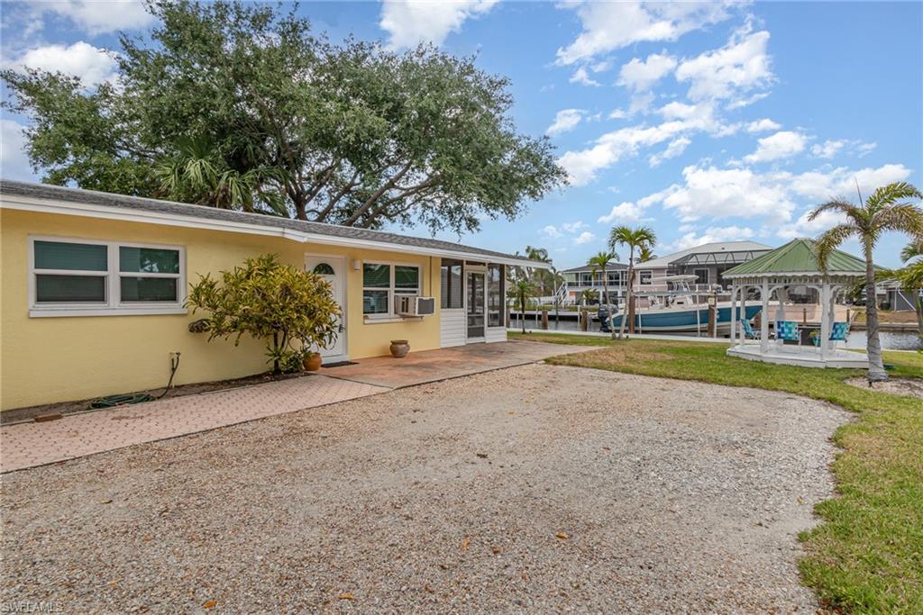 IMPERIAL SHORES - Residential