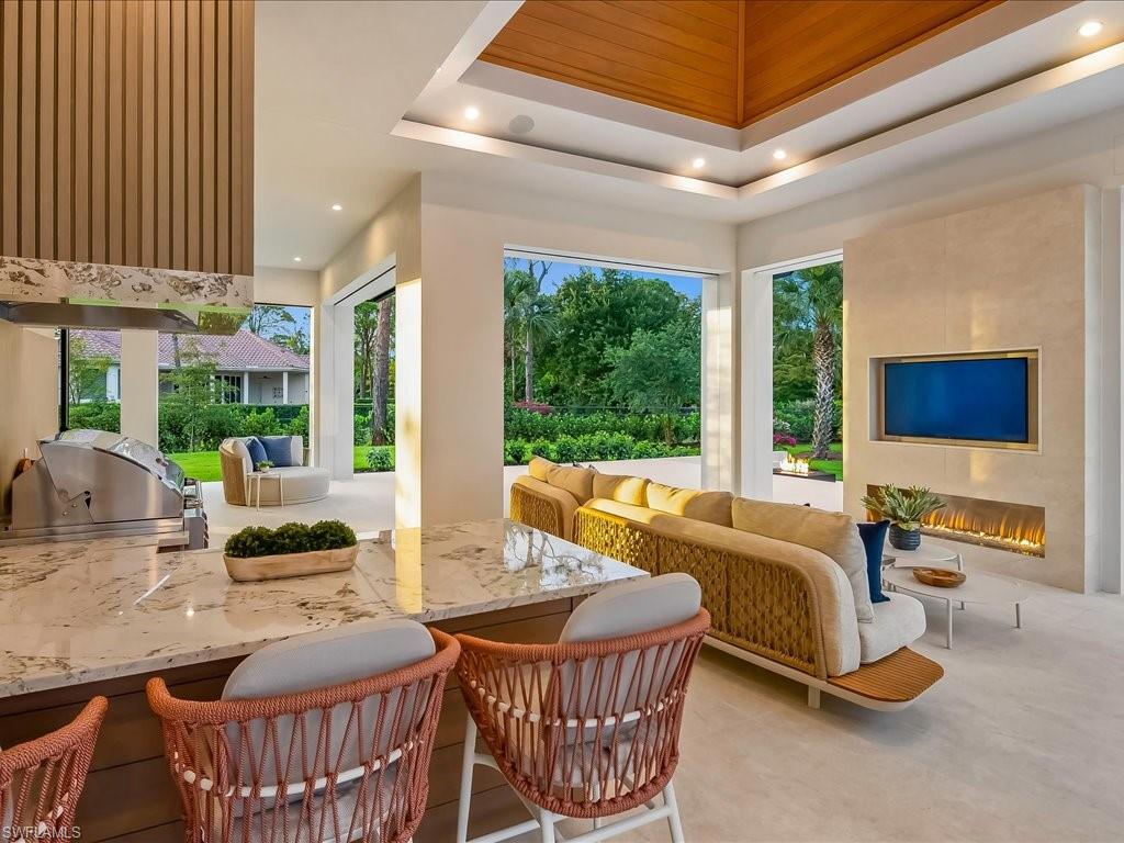 500 Ridge DR