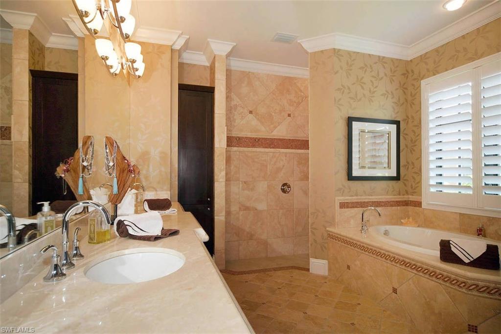 CAPE HARBOUR - Residential