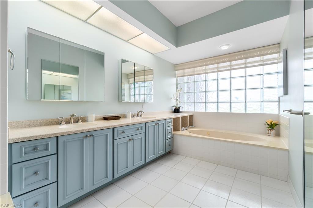 BAREFOOT BEACH CLUB - Residential