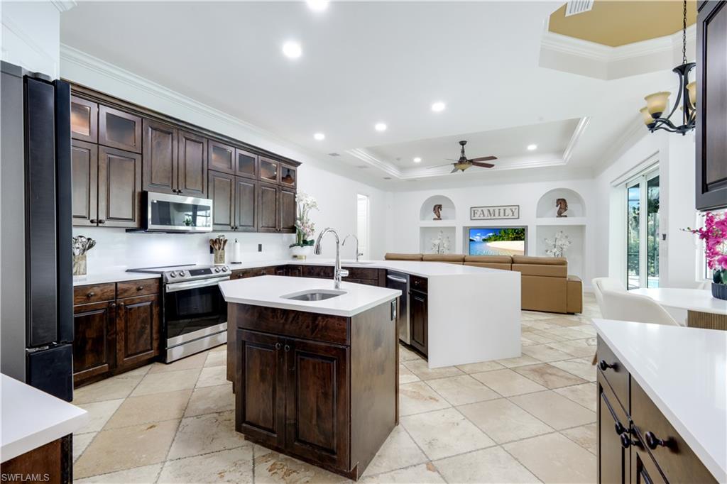 GOLDEN GATE ESTATES - Residential